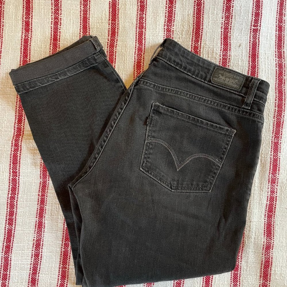 Black Mid-Rise Levi's